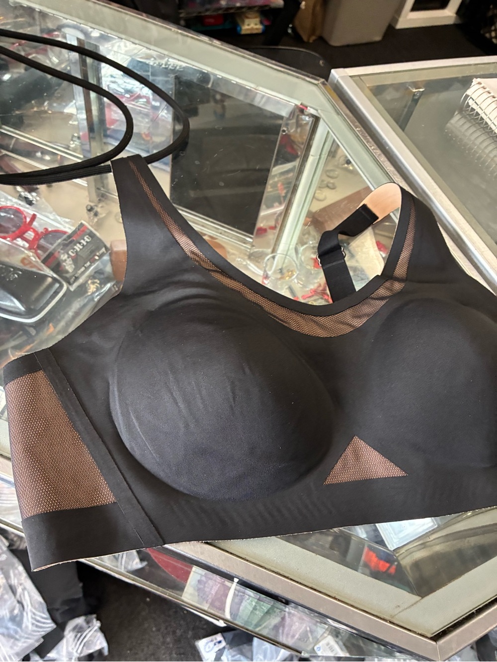 Honeylove Black Seamless Wireless Mesh-Panel Bra - Picture 2 of 5